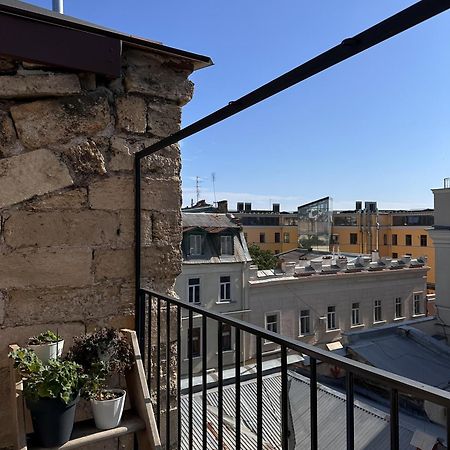 White Door Apartments Heart Of Odessa 1 Luaran gambar